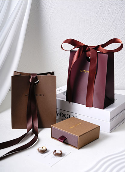Paper gift bags